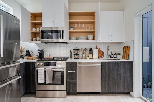 Building Photo - 1414 E Howell St