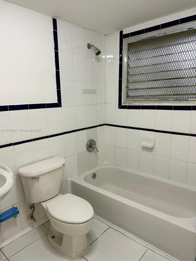 Building Photo - 2282 SW 15th St