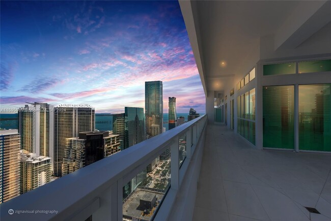 Building Photo - 1080 Brickell Ave