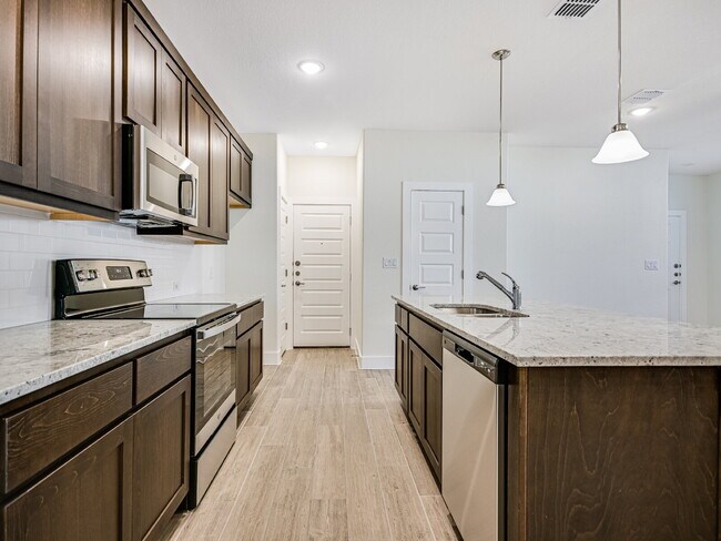 Building Photo - "Spacious 3-Bed Condo with 2 Baths in Charming Georgetown – 1424 Sq Ft of Comfort on Parkline Dr!"