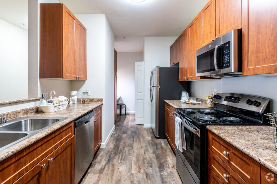 2BR, 2BA - McKenzie at Natomas Park