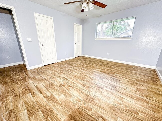 Building Photo - 122 Wood Manor Ln