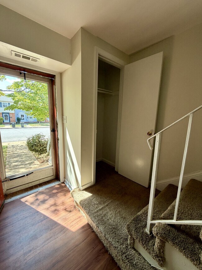 Building Photo - 206 Devonshire Rd
