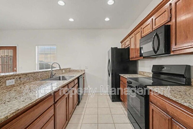 Building Photo - 3006 SW Deerfield Blvd