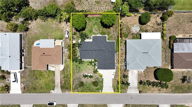 Building Photo - 1424 SE 22nd Terrace