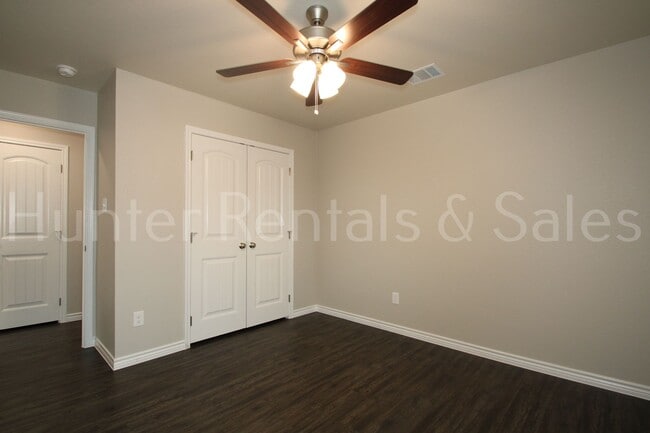 Building Photo - 505 Bonnie Dr