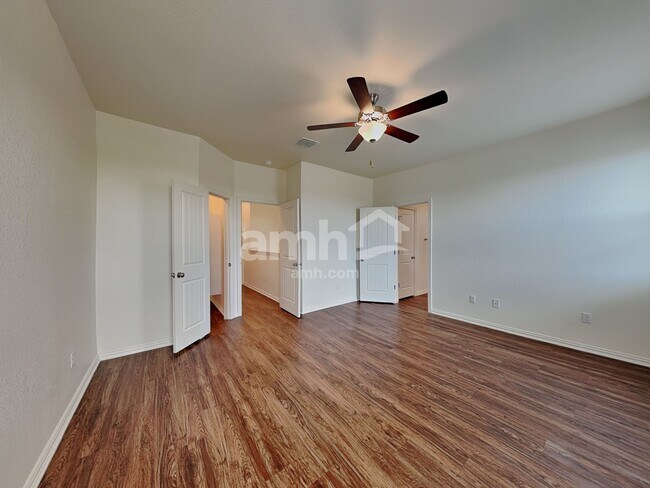 Building Photo - 2734 Lillybrook Ln