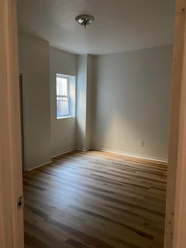 Building Photo - 106 Ocean Ave