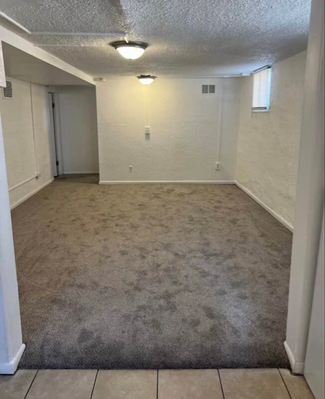 Building Photo - 1570 Newton St