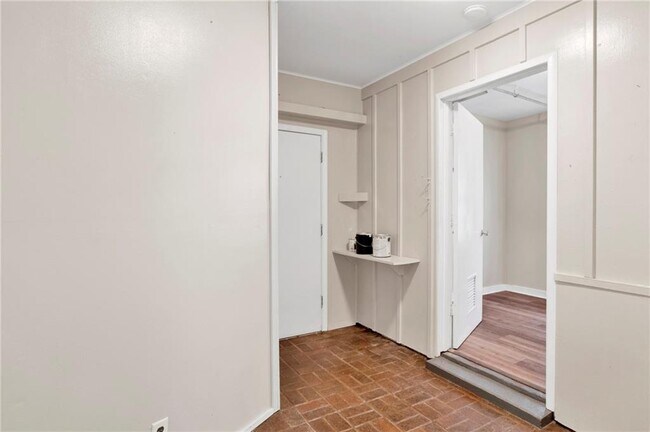 Building Photo - 6023 Lazy Ln