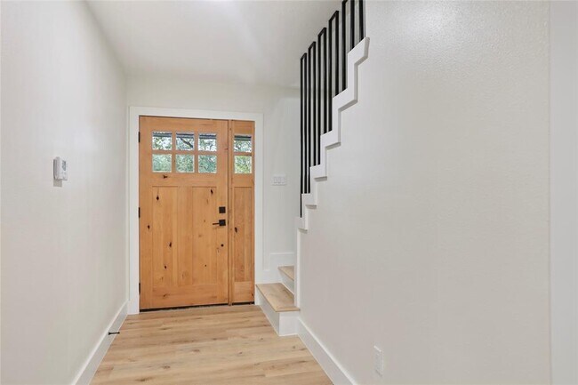 Building Photo - 1742 Hill Top Ln