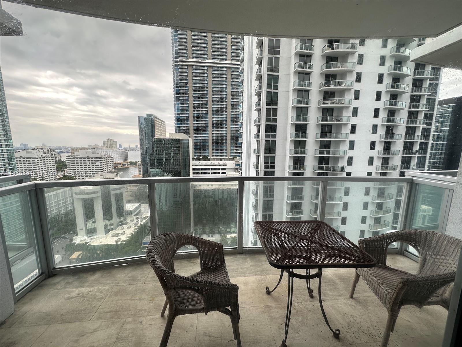 Building Photo - 1050 Brickell Ave
