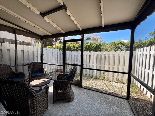 Building Photo - 800 Meadowland Dr