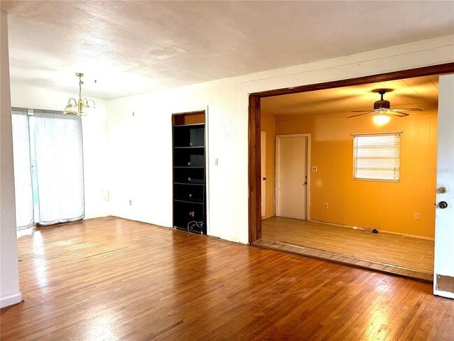 Building Photo - 112 Dahlia Dr