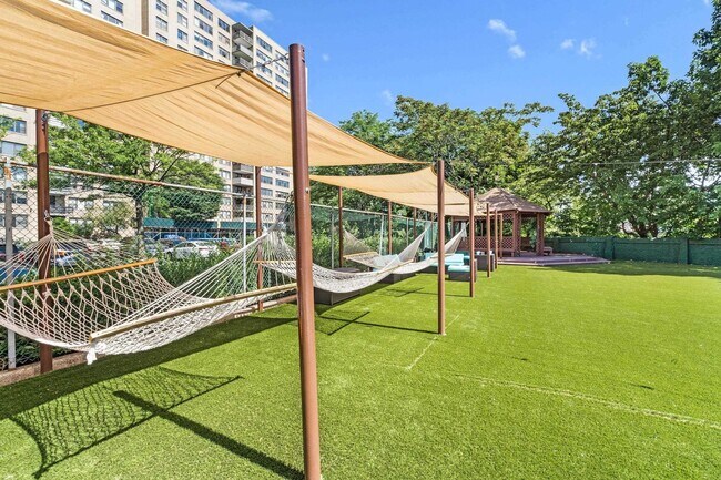 Building Photo - 10 Huron Ave