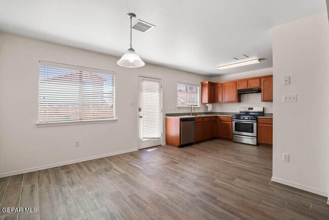 Building Photo - 14266 Gil Reyes Dr