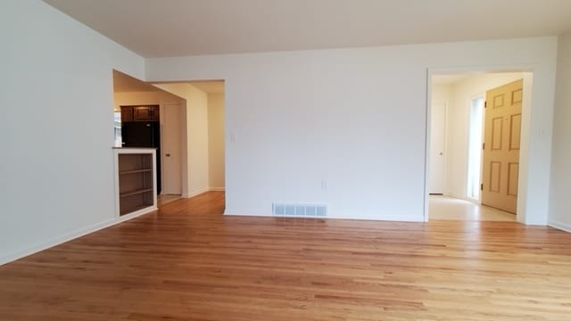 Living Room - 2714 S Norton Ave