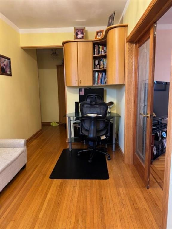 Building Photo - 1560 E 18th St