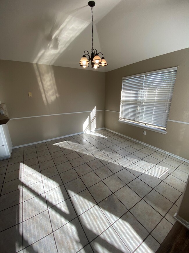 Building Photo - 2612 NW 164th Terrace