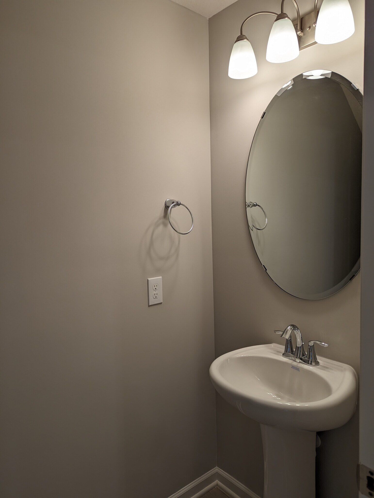 Building Photo - 14504 Twin Lakes Cir