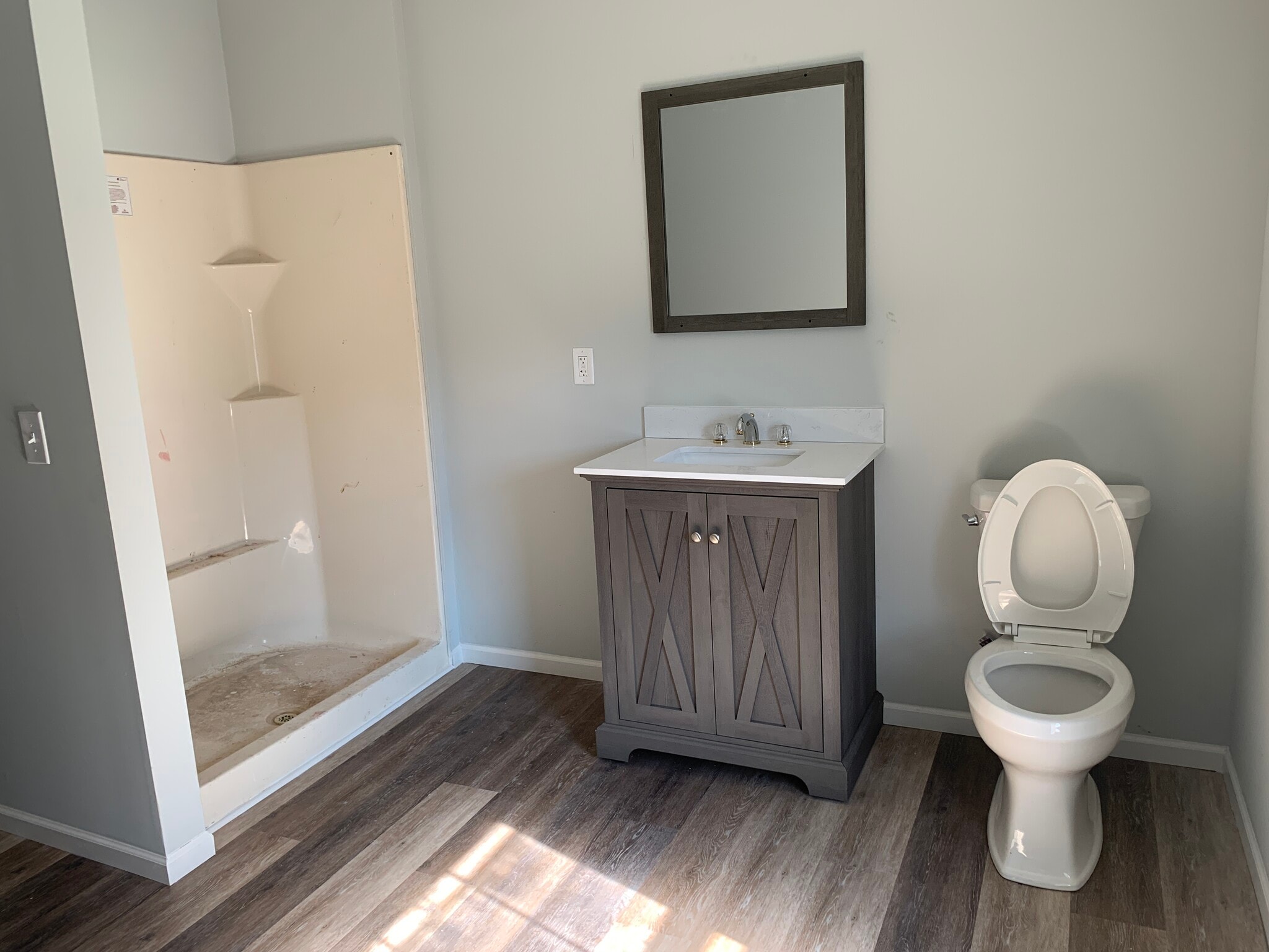Third floor bathroom - 407 Hamilton St