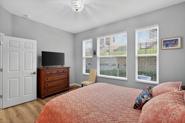 Building Photo - 17523 Promenade Dr