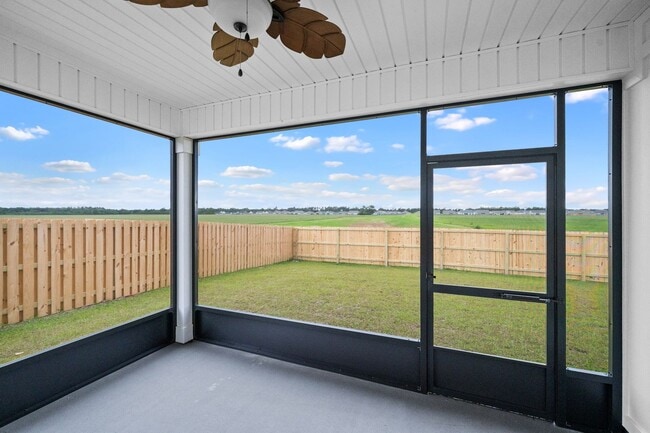 Building Photo - AVAILABLE IN NOVEMBER - Don't miss this op...