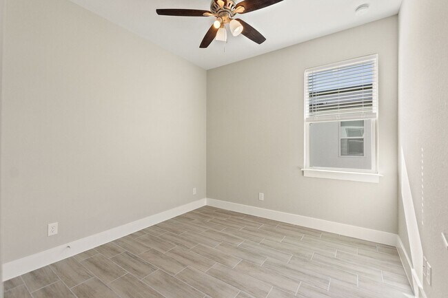 Building Photo - Deposit-Free! Modern, energy efficient hom...
