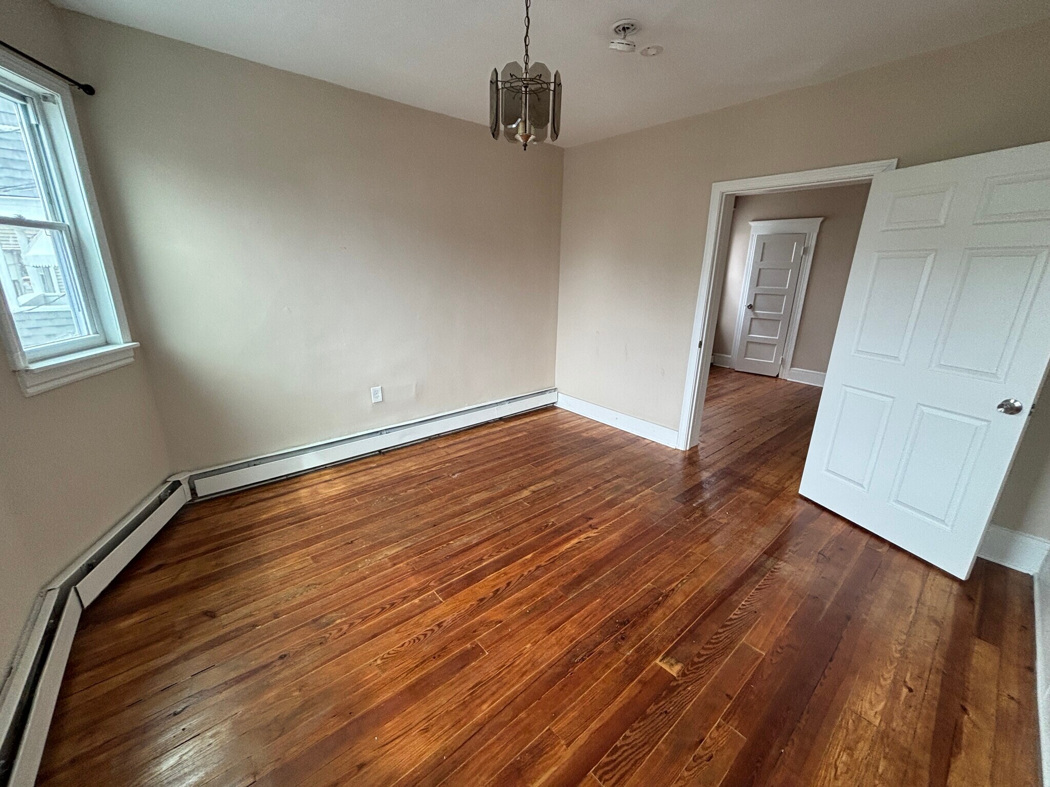 Building Photo - 182 Sheridan St