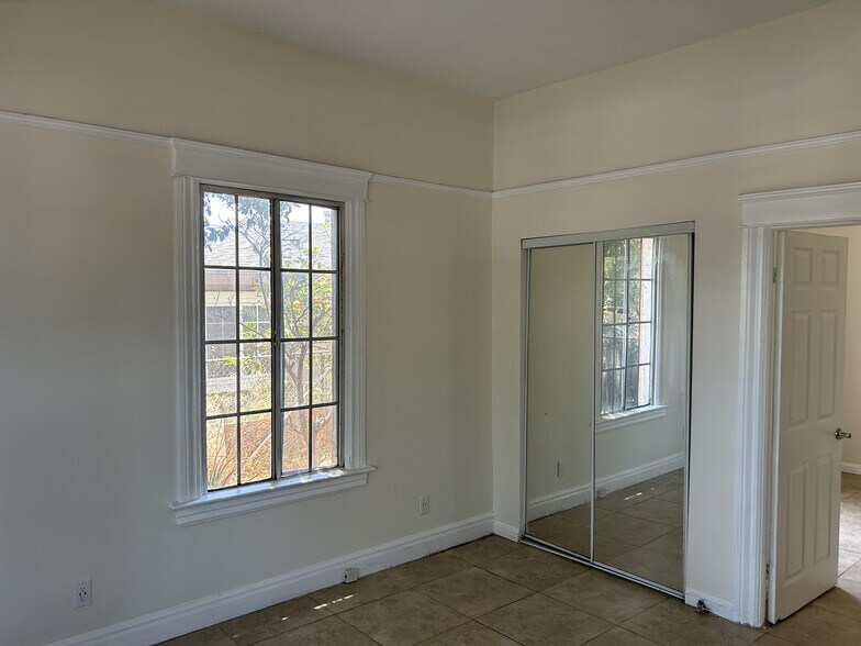 Building Photo - 4221 S Olive St