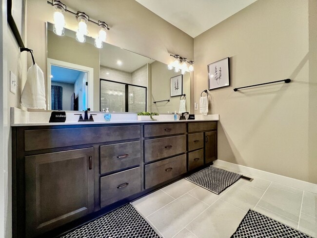 Building Photo - 4 Bedroom, Luxury living in premium location next to Liberty Center and Interstate 75