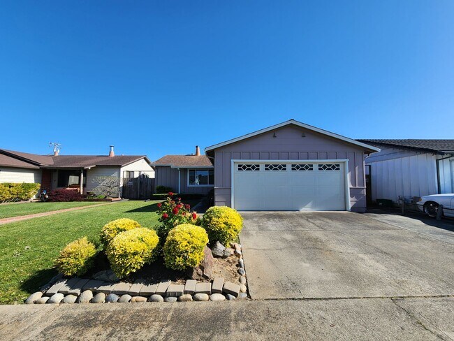 Primary Photo - 3 bedroom home in San Mateo