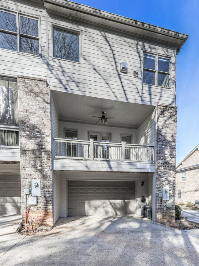 Building Photo - Luxury Alpharetta/Milton Townhouse!!