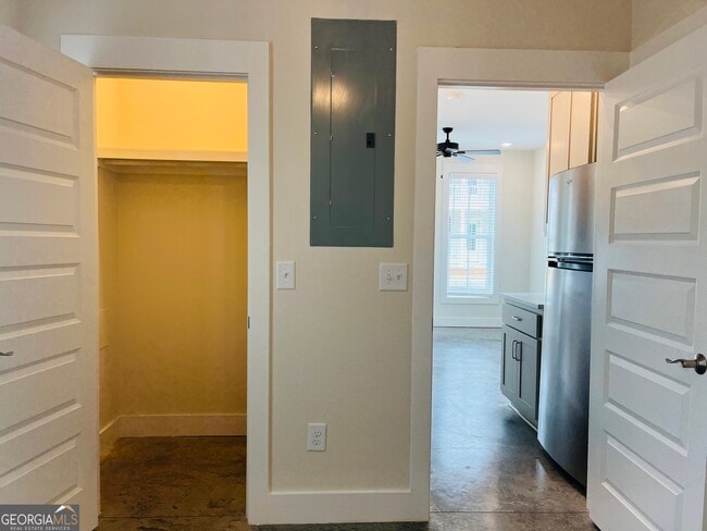 Building Photo - 102 Gardenia Ln