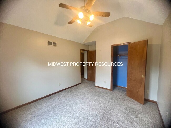 Building Photo - Stunning 3-Bedroom Home with Backyard Oasis!