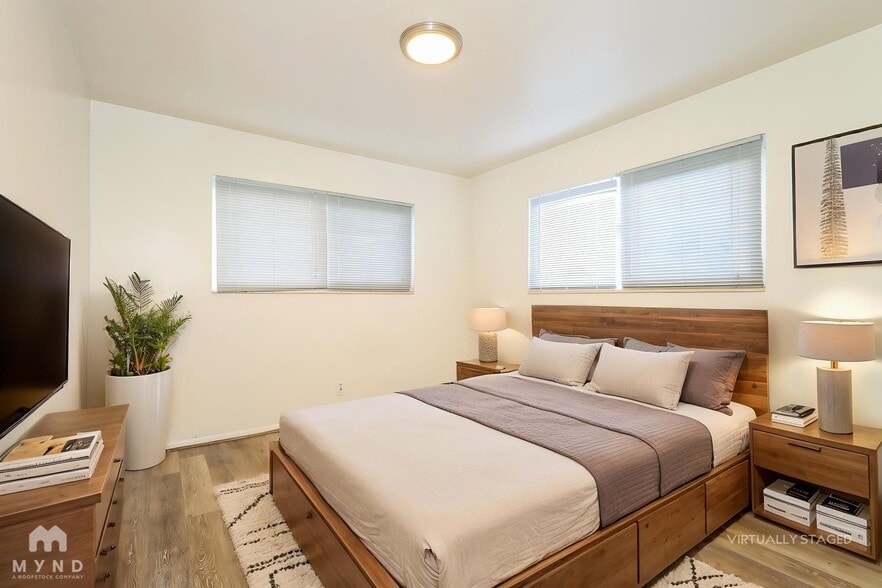 Building Photo - 230 Burns St