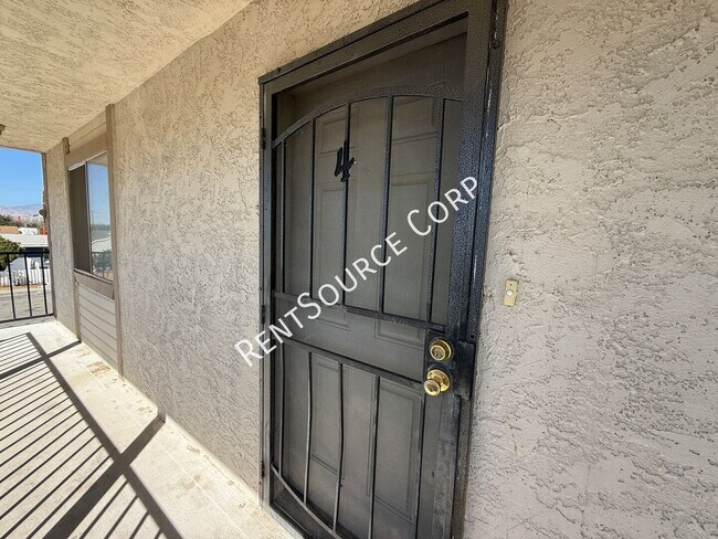 Building Photo - 15582 L St