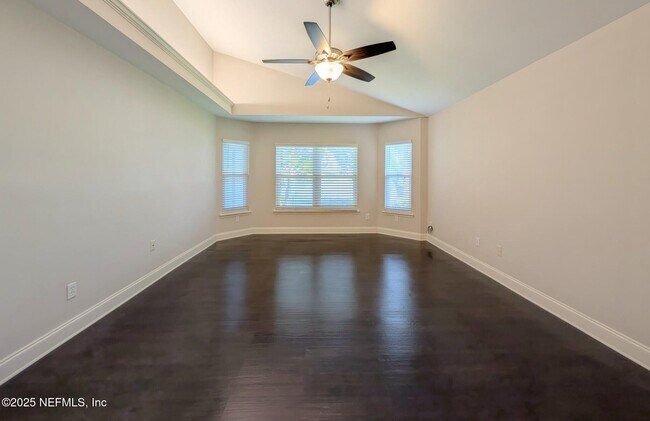 Building Photo - 128 Summer Tree Ct