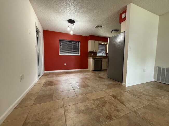 Building Photo - GI House