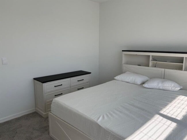 Building Photo - 3440 Ivy Holw Dr