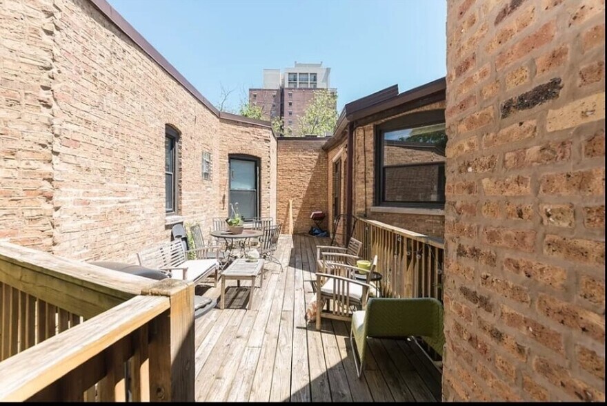 Deck - 902 W Grace St
