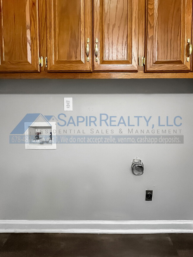 Building Photo - 5016 Top Cat Ct