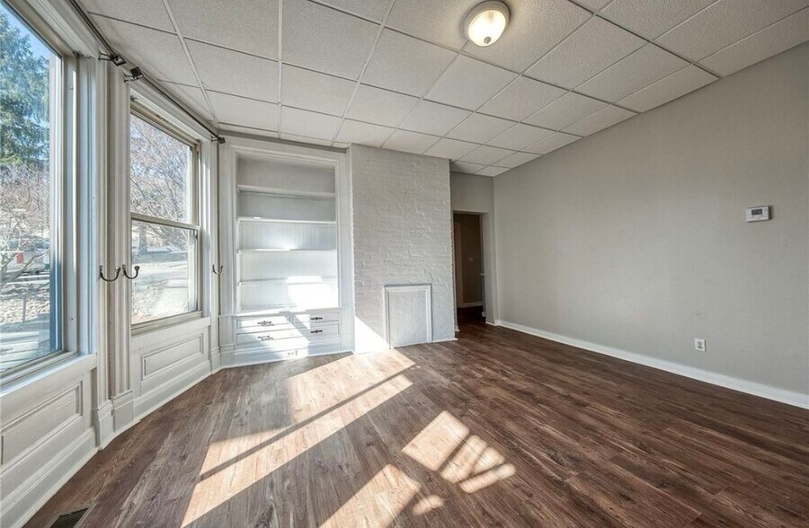 Building Photo - 225 Freeport Rd