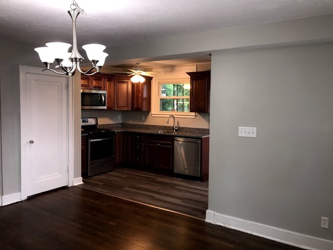 Building Photo - 4 Bedroom; 1 Bath House for Rent - Swissvale