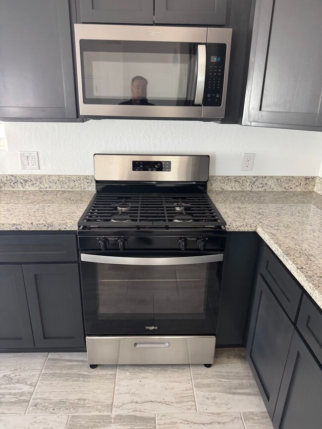 Building Photo - Brand New 3 bedroom home with 2 car garage...