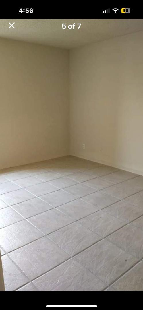 Building Photo - 121 Fairway Ave