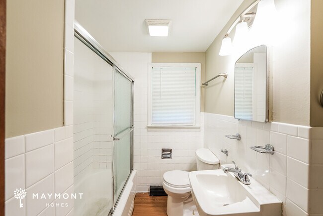 Building Photo - Charming Home on Overlook Dr