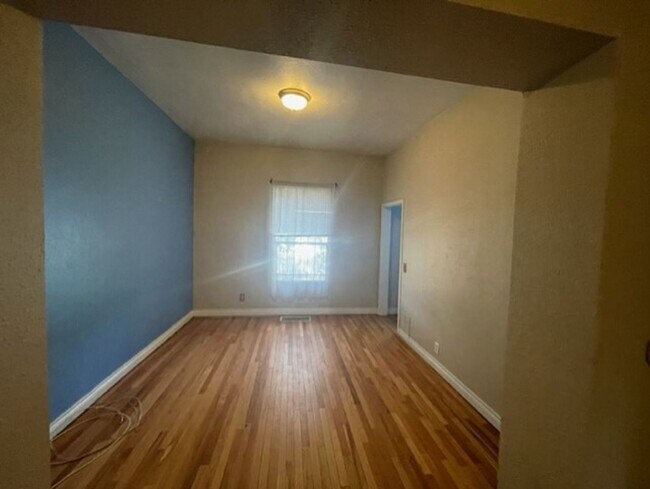 Building Photo - Charming Victorian Home in the Desirable Cole Neighborhood!- Available Early July!!