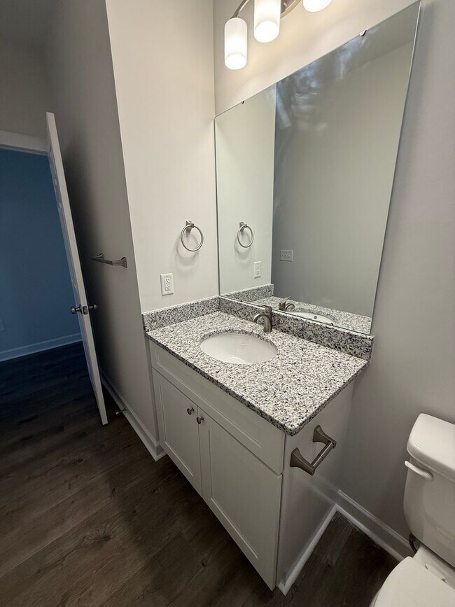 Building Photo - Three bedroom, 2 bath house in Graham