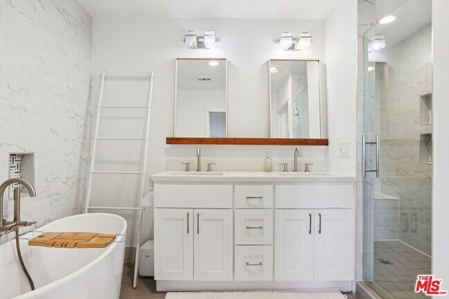 Building Photo - 665 Washington Blvd